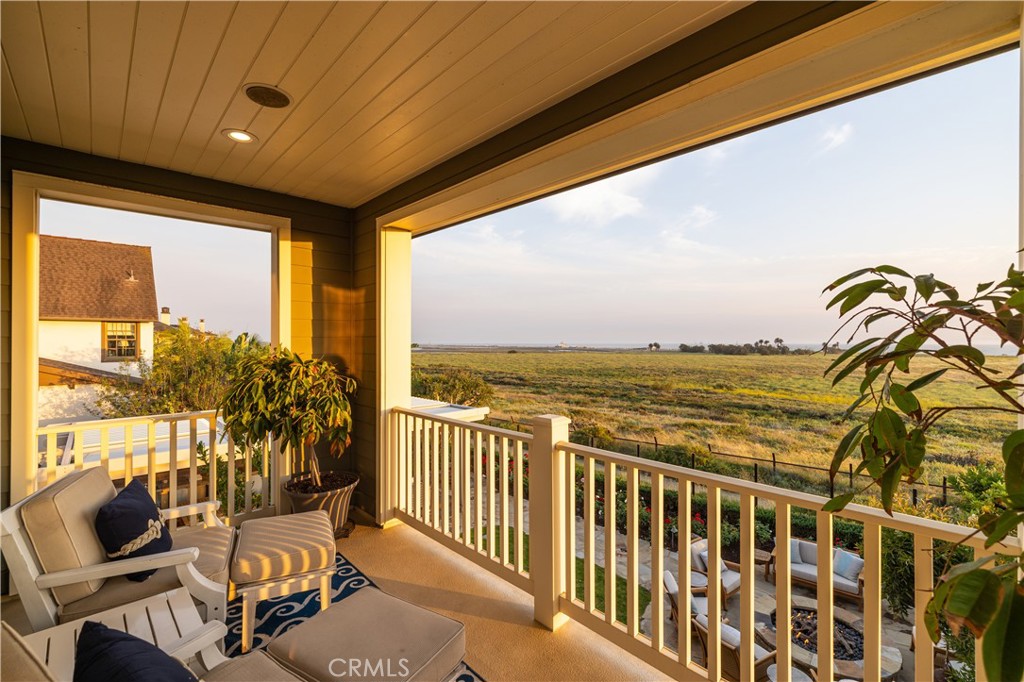 4492 Oceanridge Drive