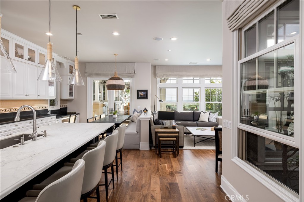 4492 Oceanridge Drive