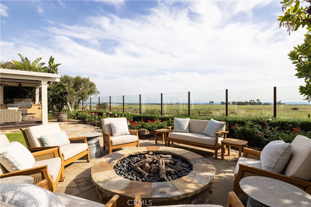 4492 Oceanridge Drive