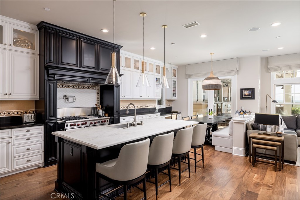 4492 Oceanridge Drive