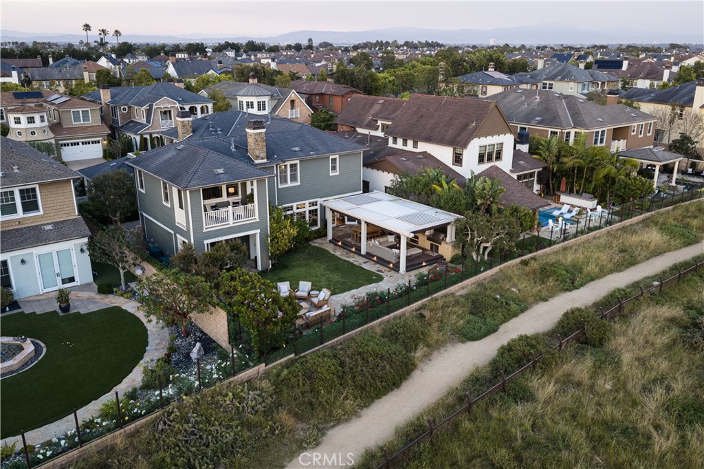 4492 Oceanridge Drive