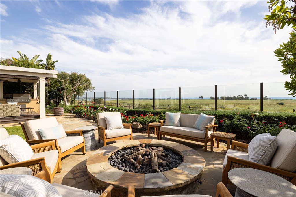 4492 Oceanridge Drive