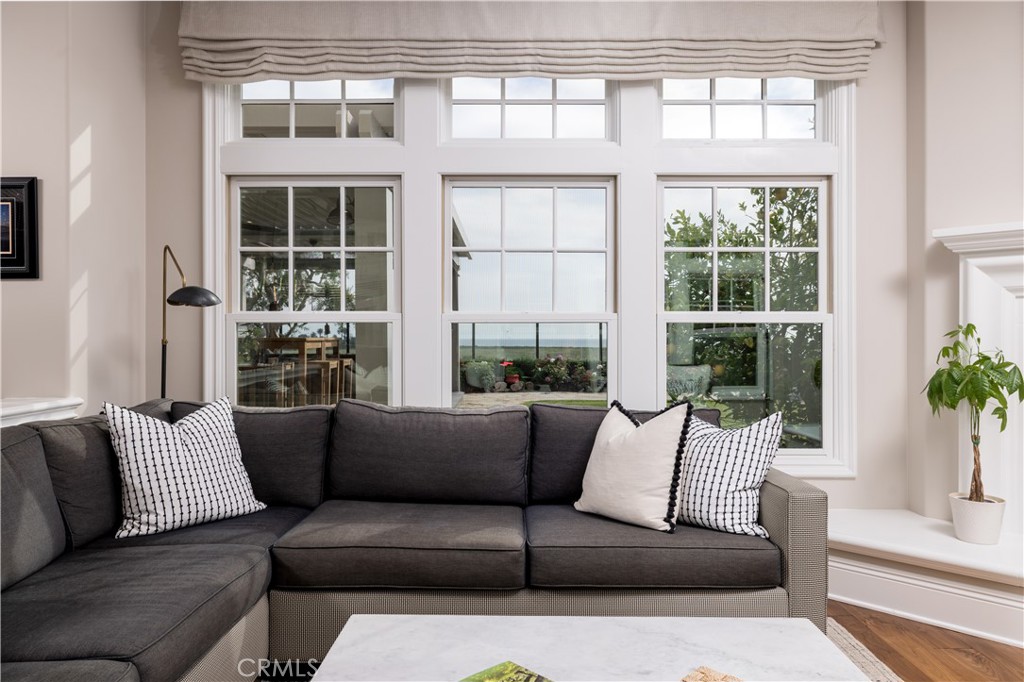 4492 Oceanridge Drive