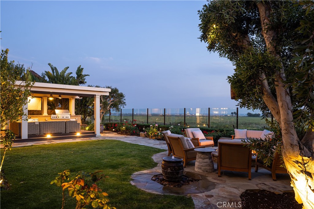 4492 Oceanridge Drive