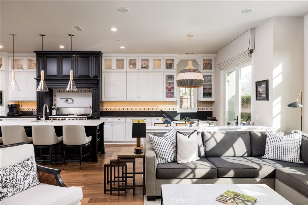 4492 Oceanridge Drive