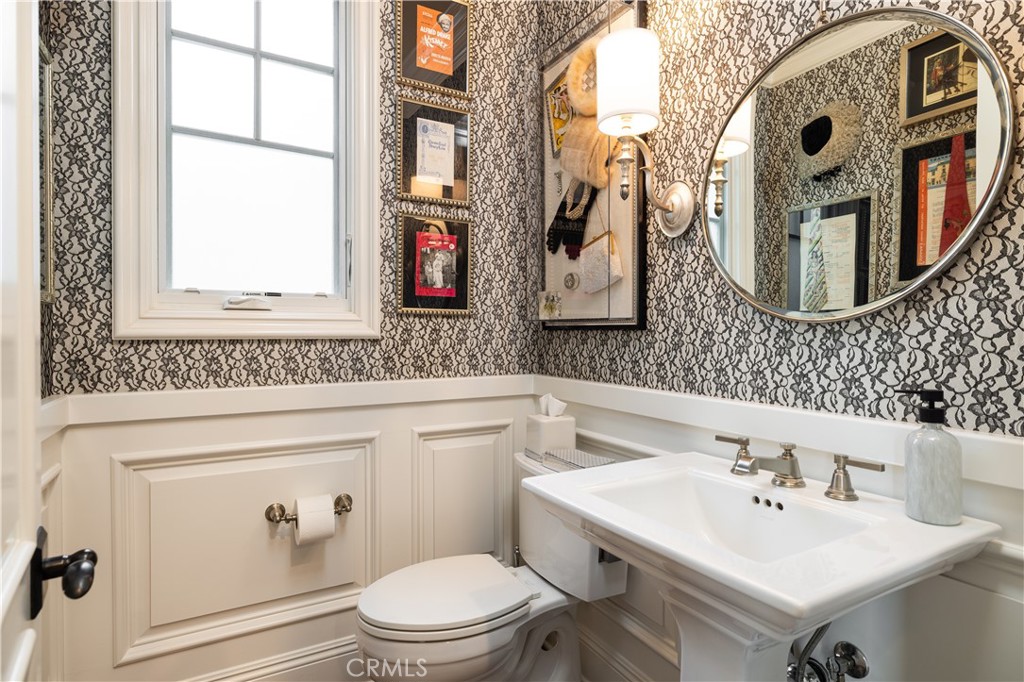 4492 Oceanridge Drive