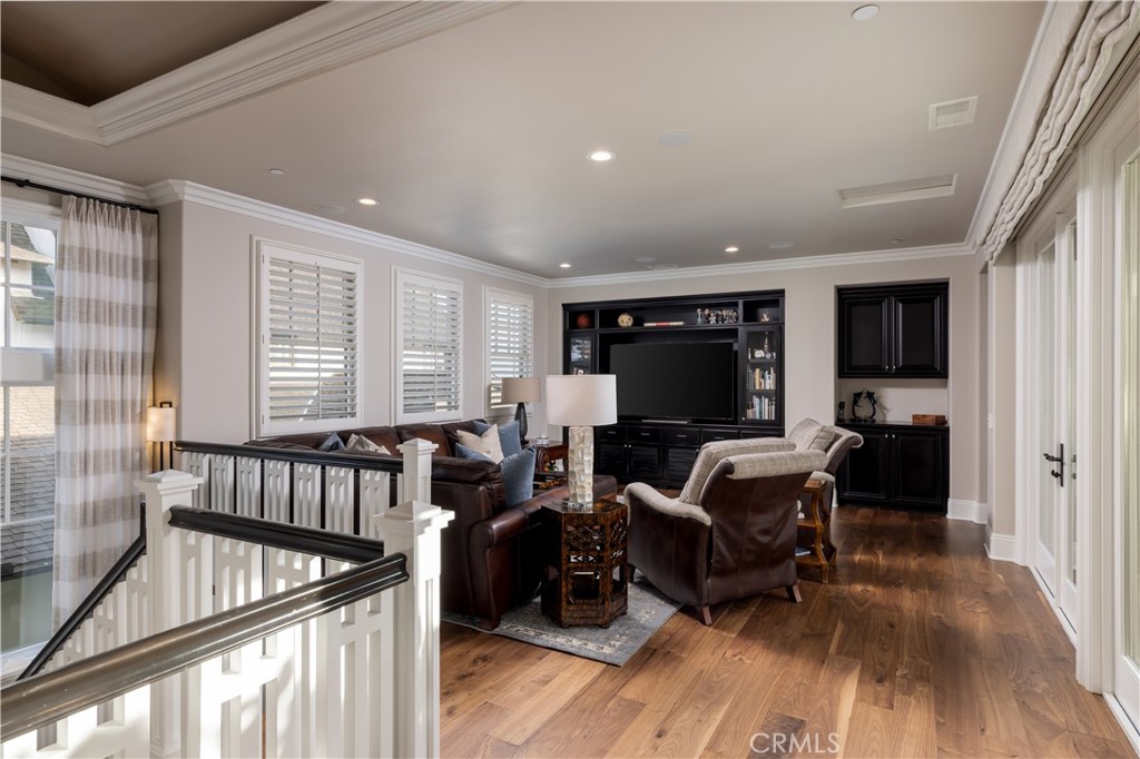 4492 Oceanridge Drive