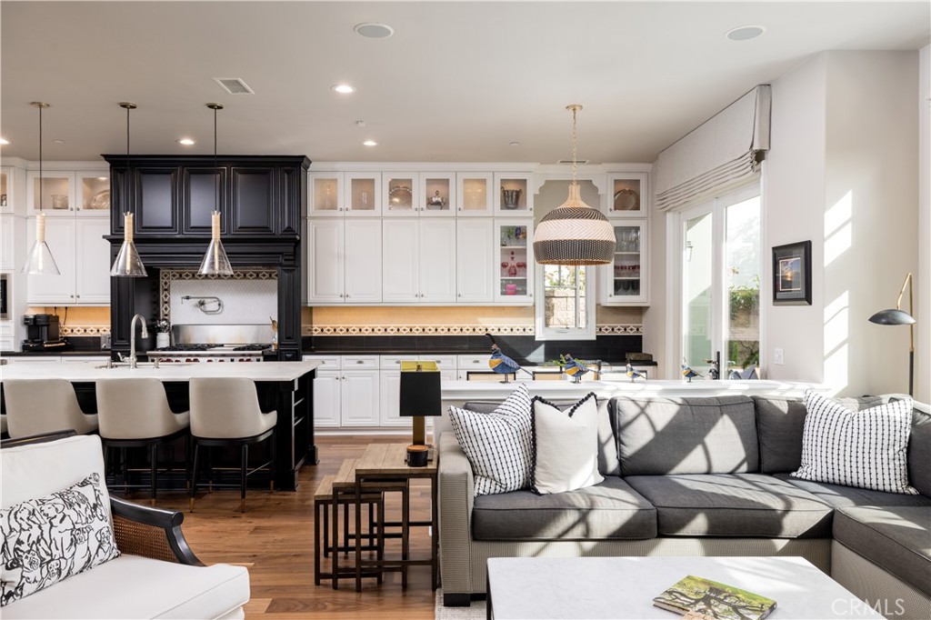 4492 Oceanridge Drive