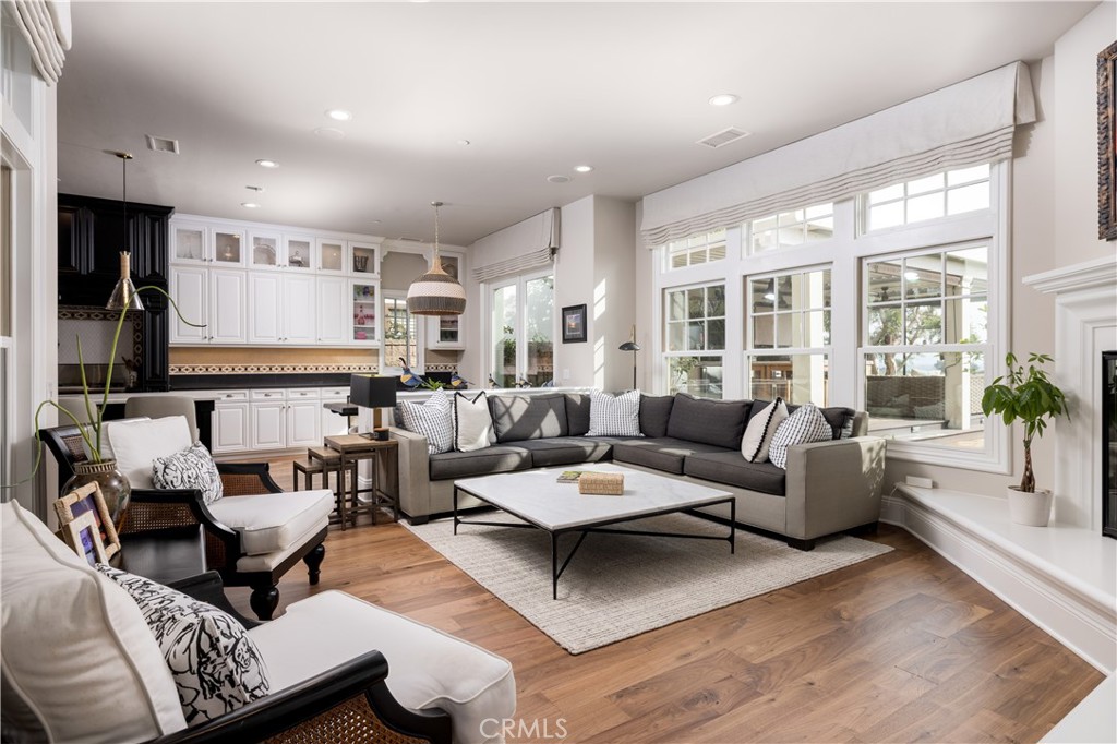 4492 Oceanridge Drive