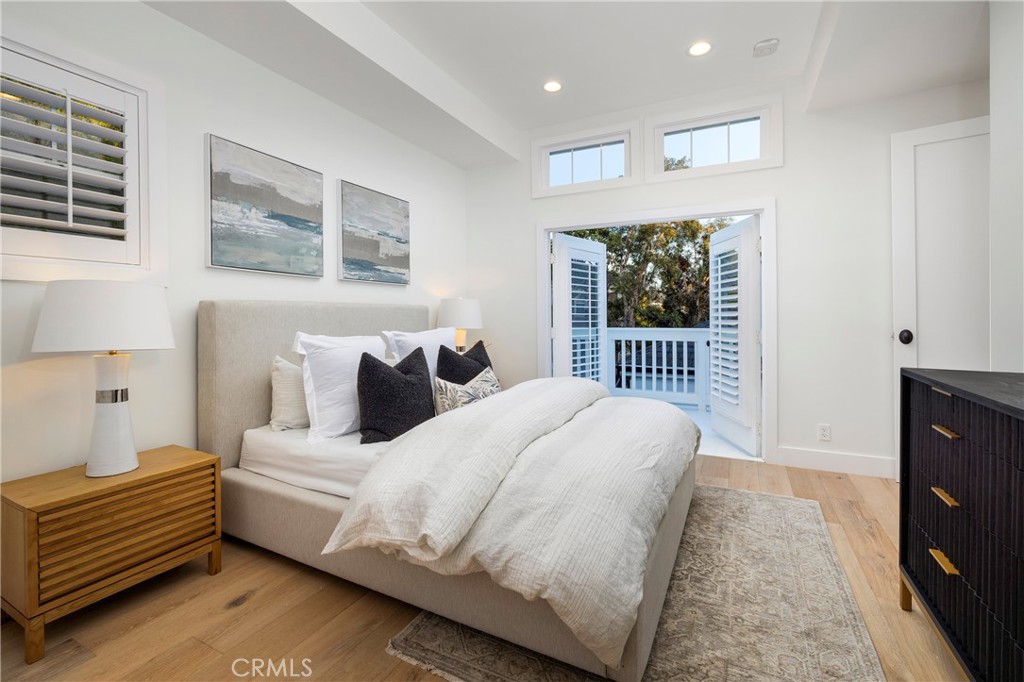 4965 Shelburne Drive