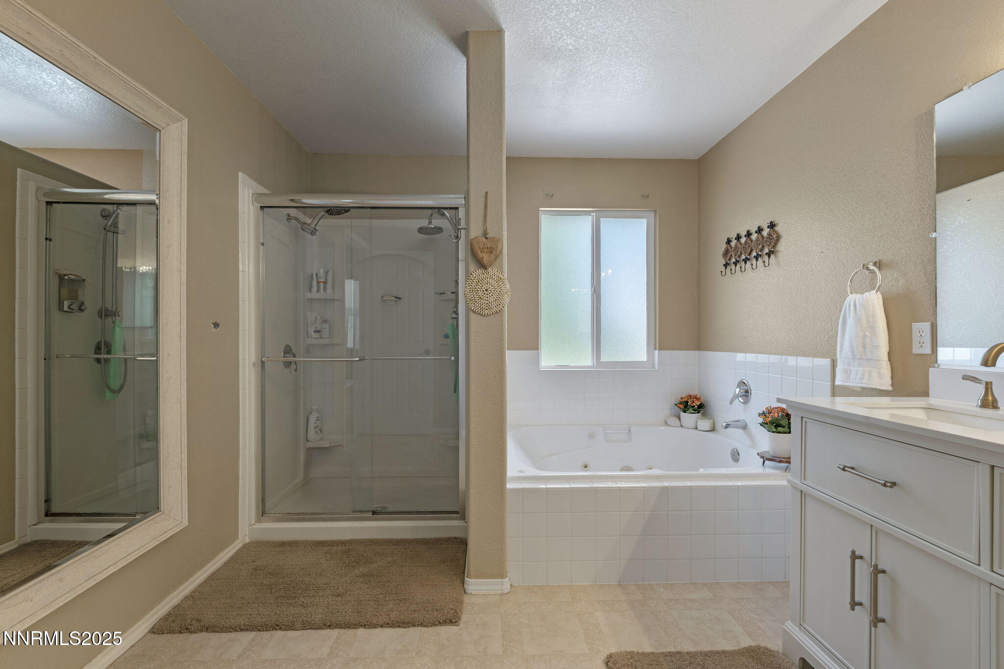 1105 Longspur Way