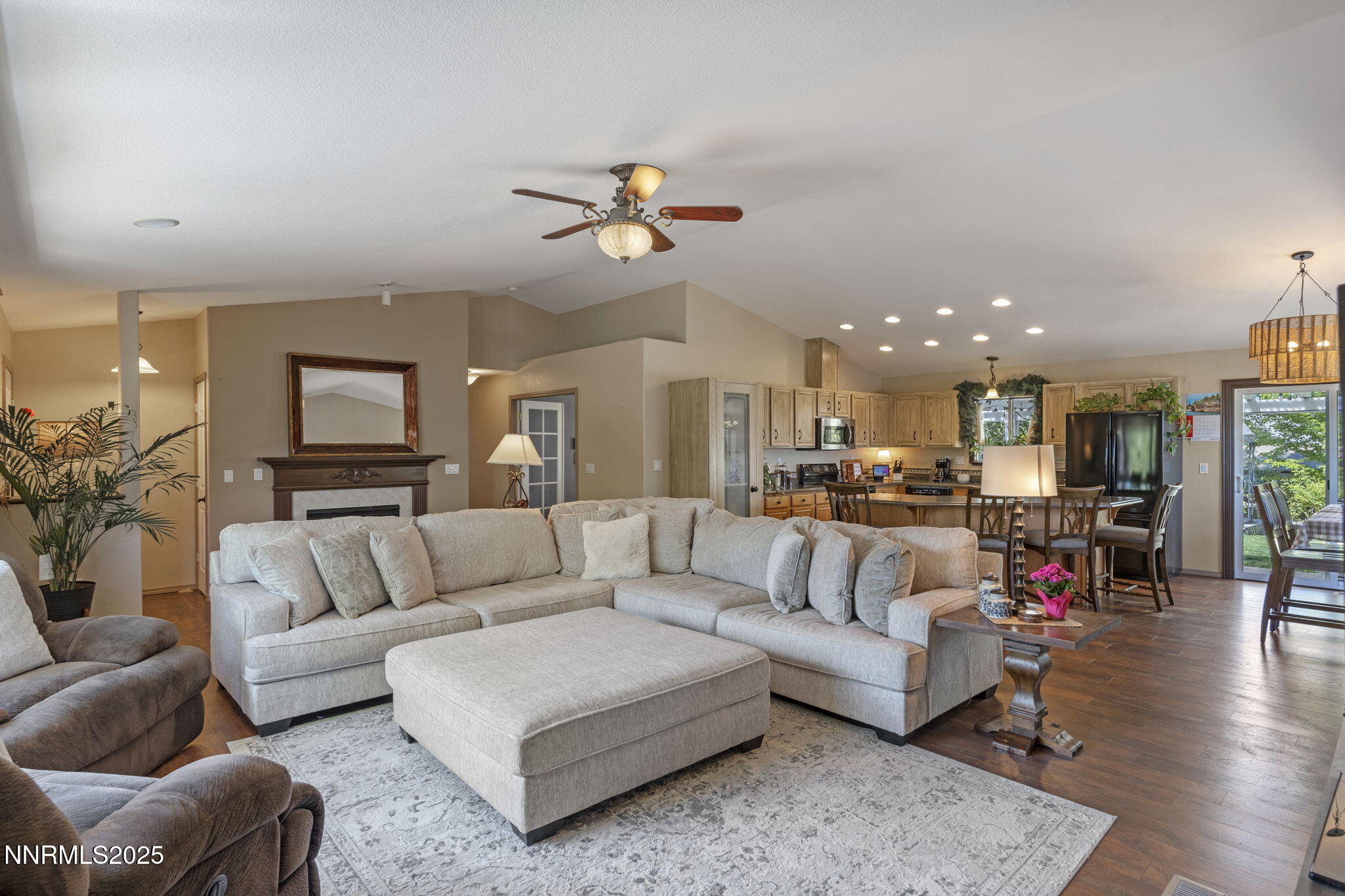 1105 Longspur Way