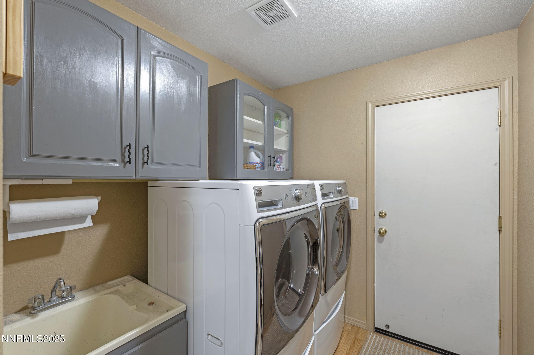 1105 Longspur Way