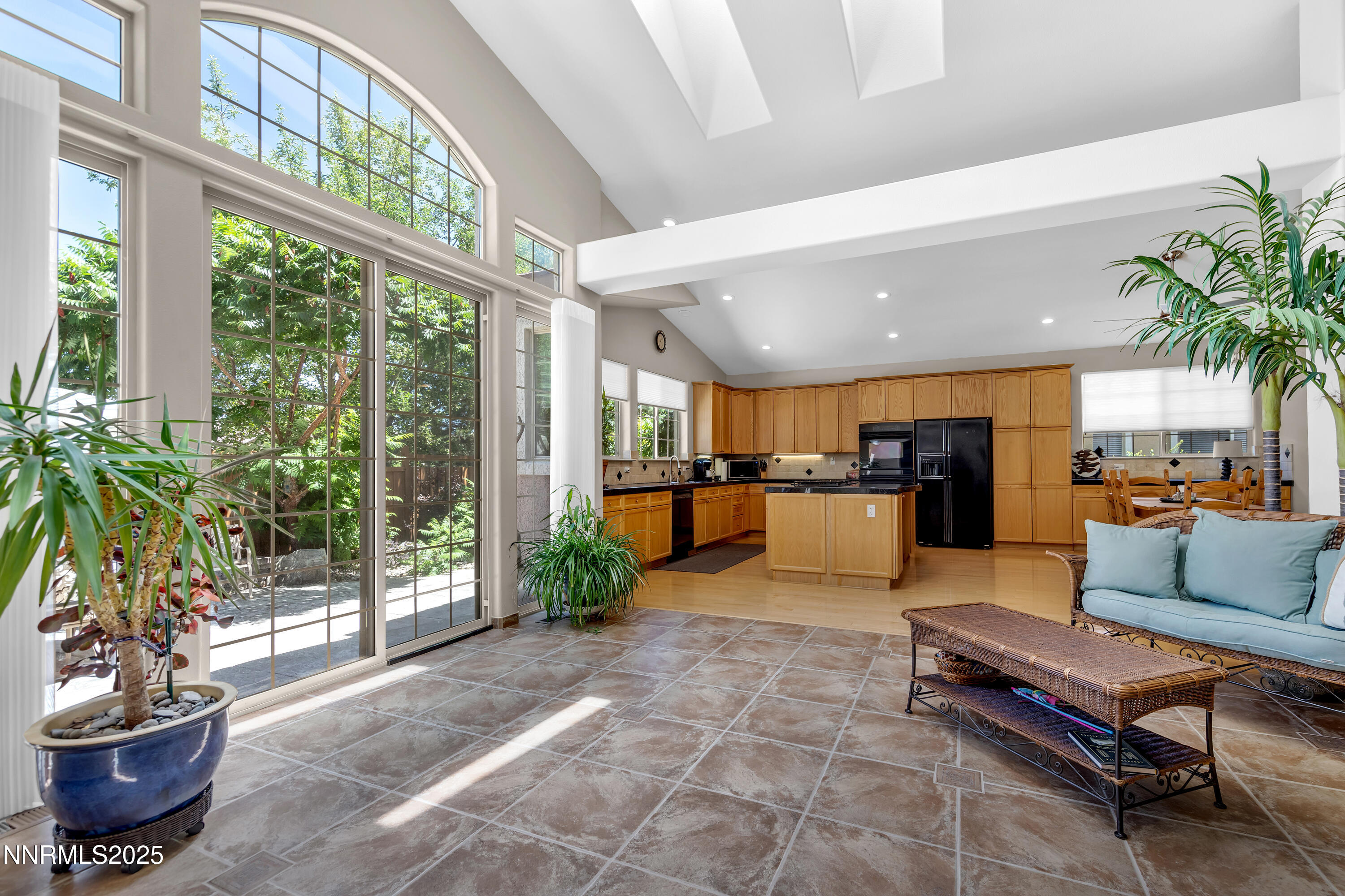6485 Sun Flag Court