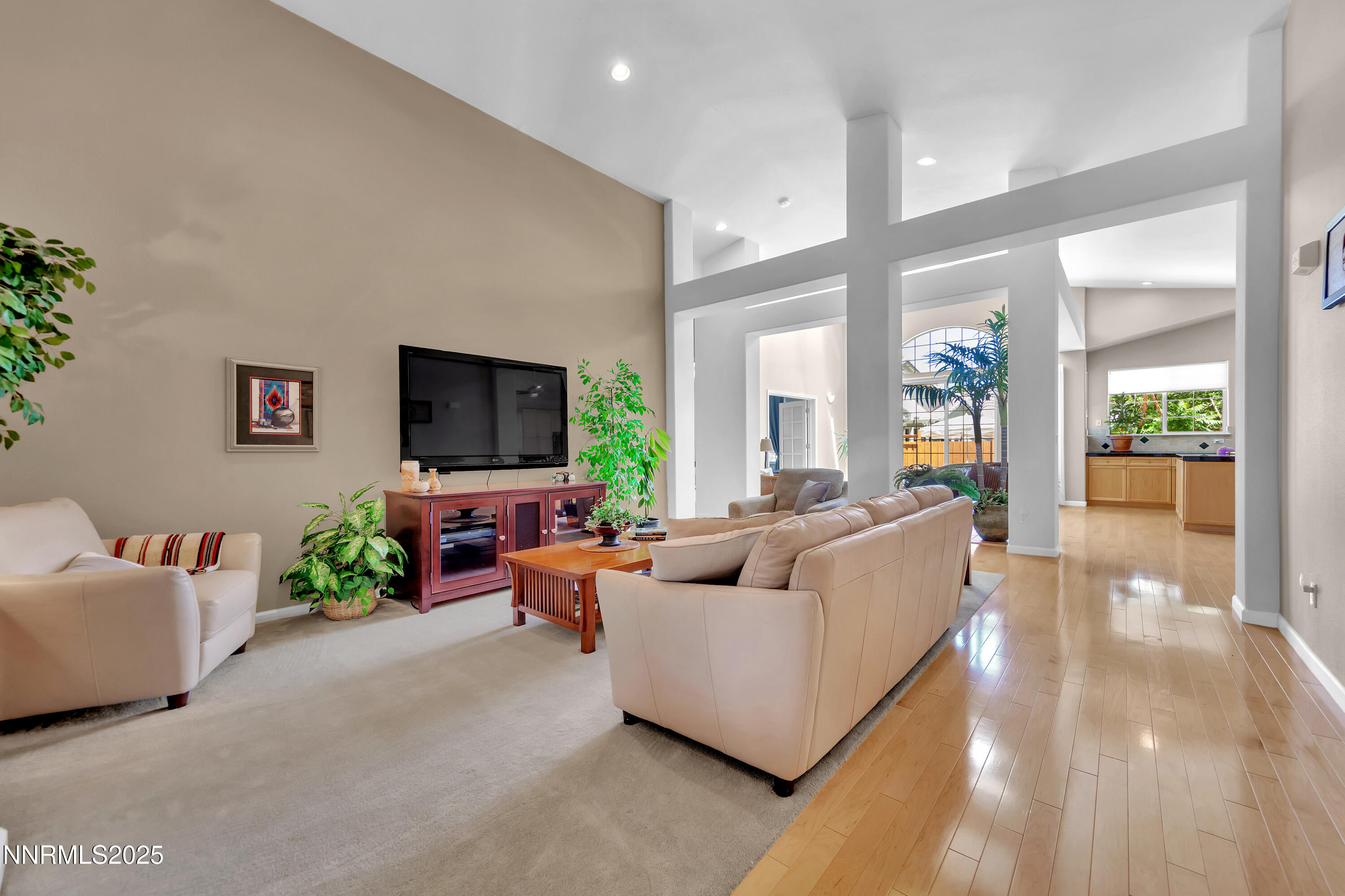 6485 Sun Flag Court