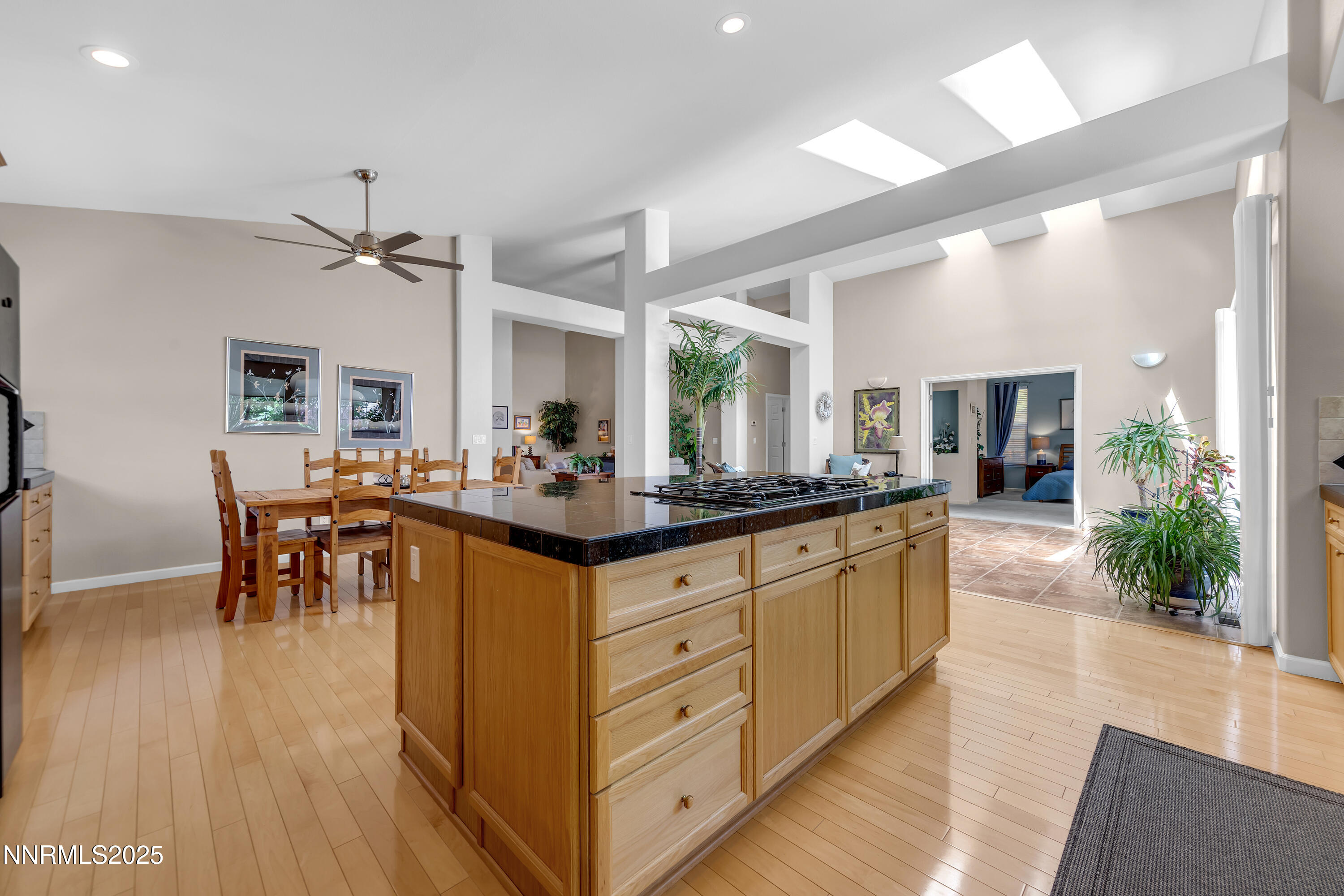 6485 Sun Flag Court