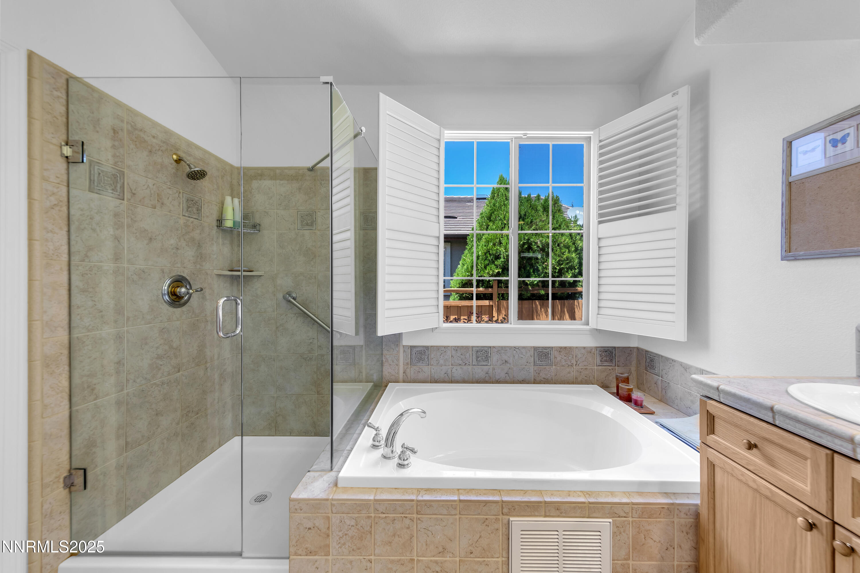 6485 Sun Flag Court