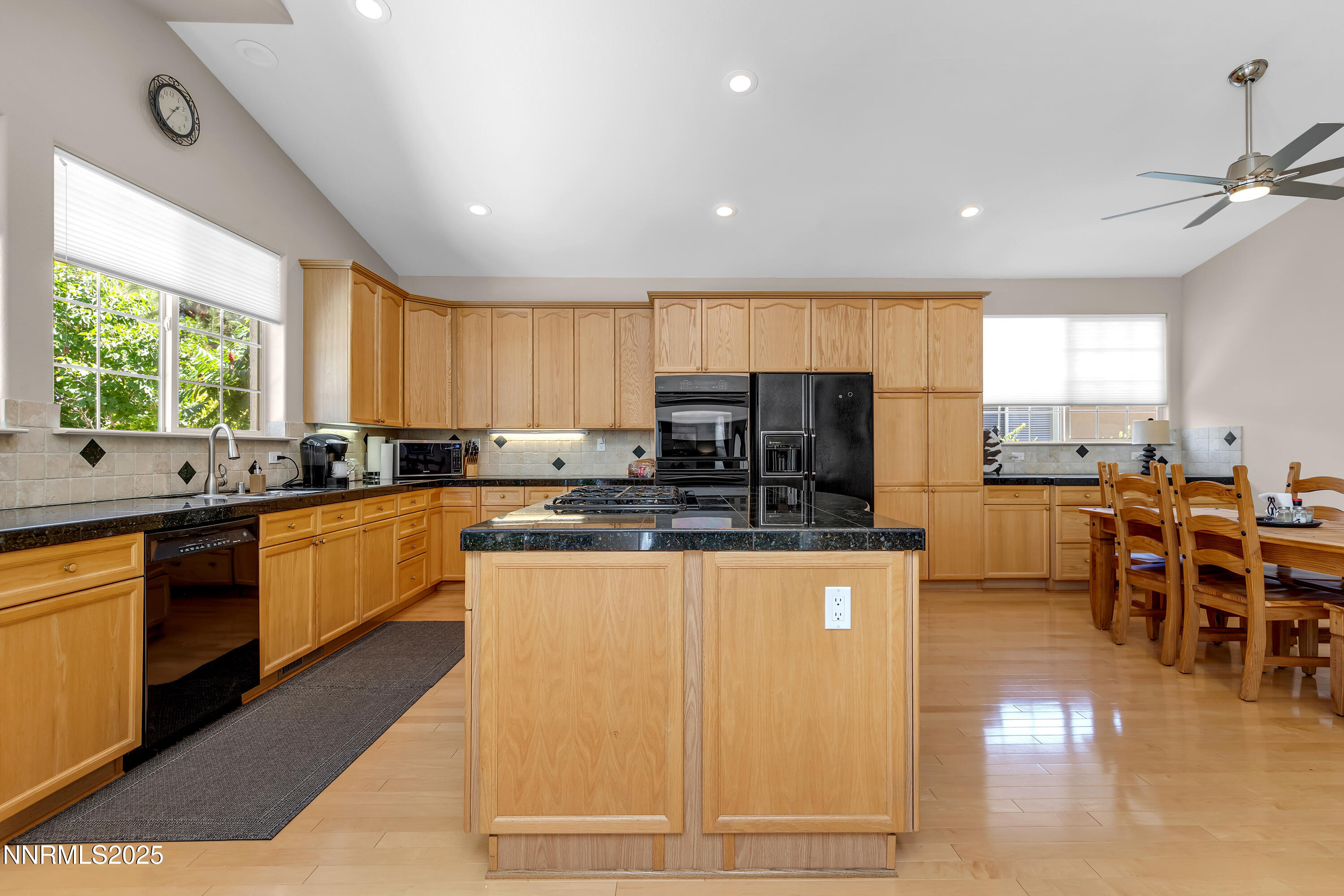 6485 Sun Flag Court