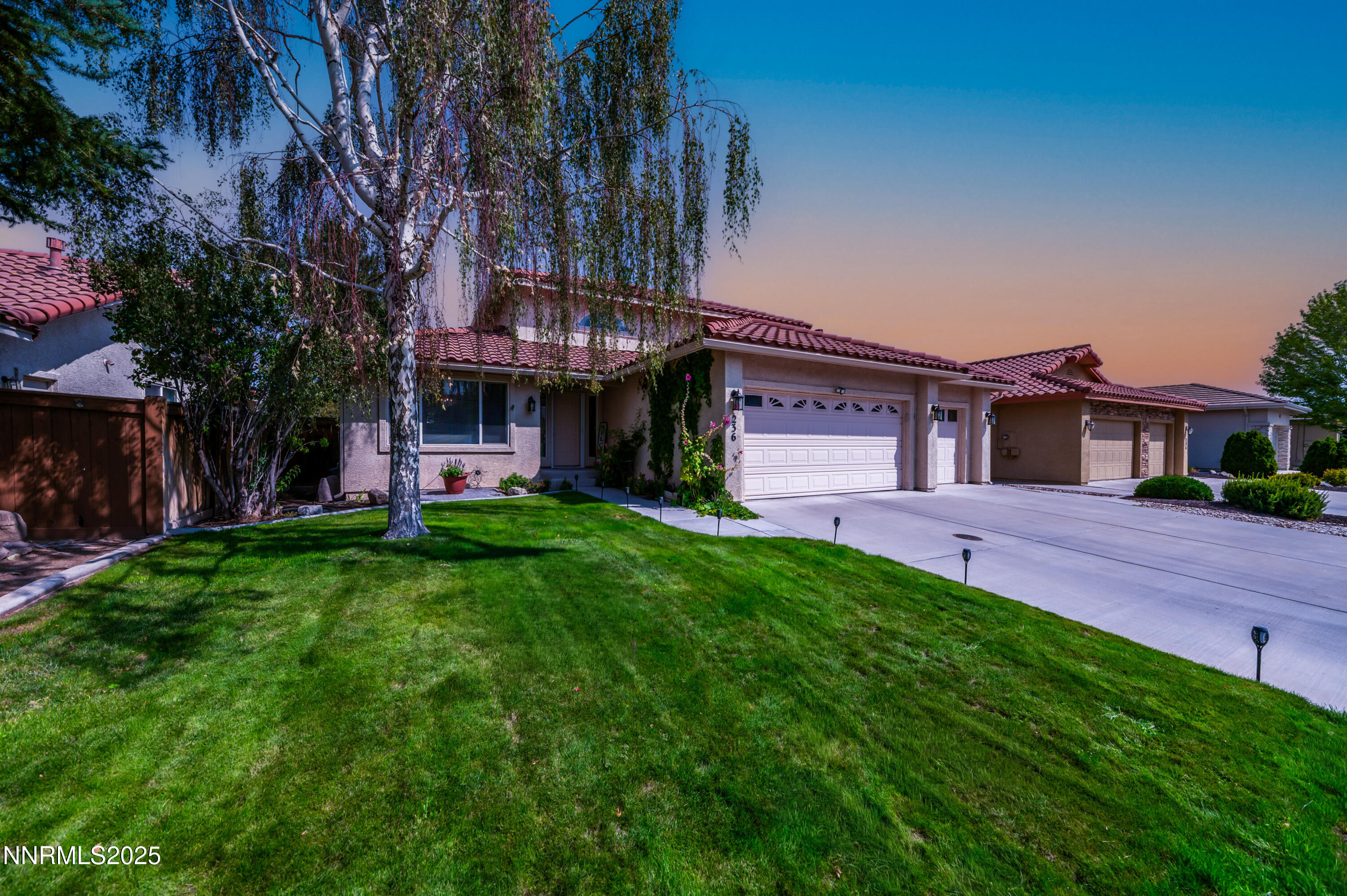 236 La Costa Avenue