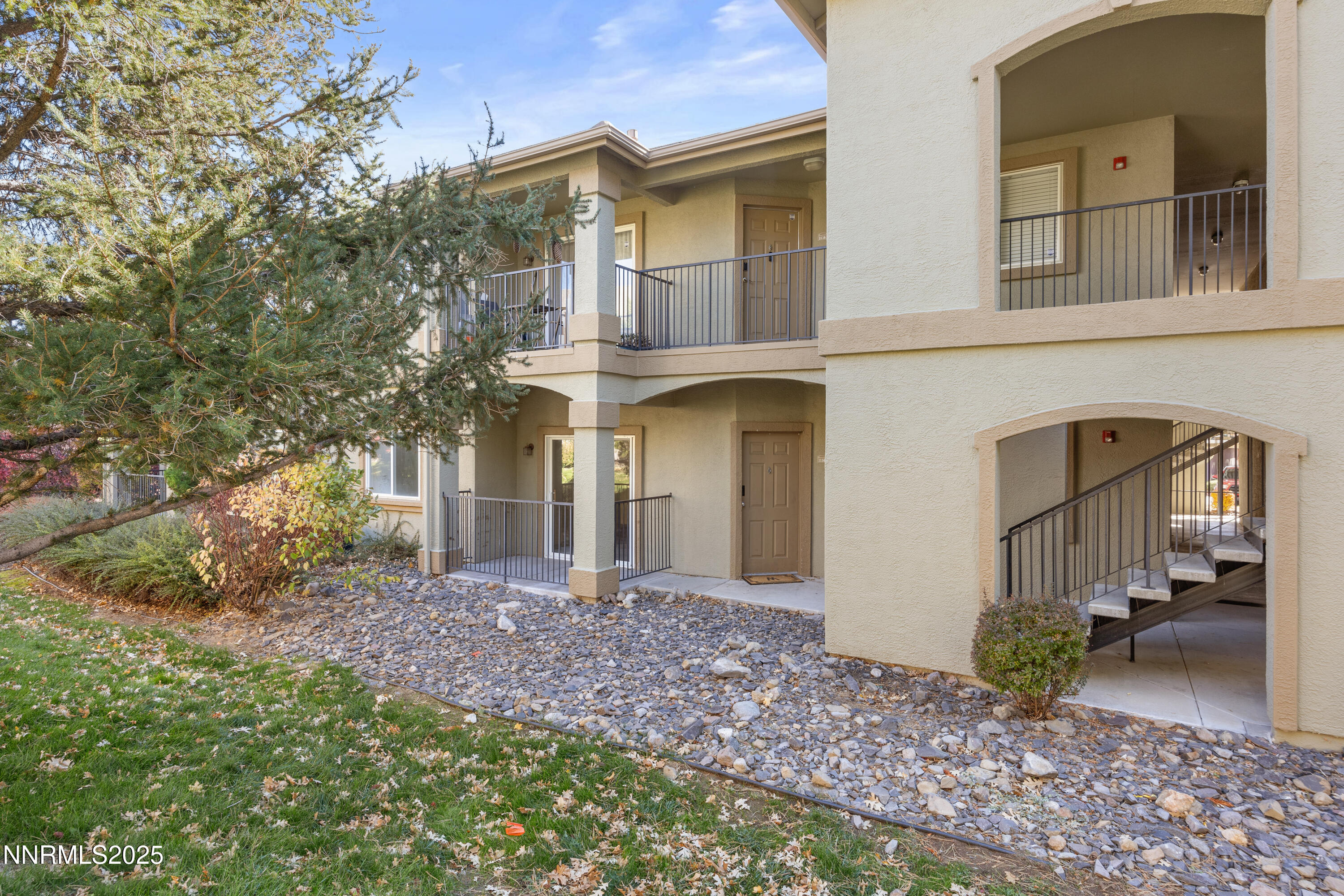 6850 Sharlands Avenue, T1116