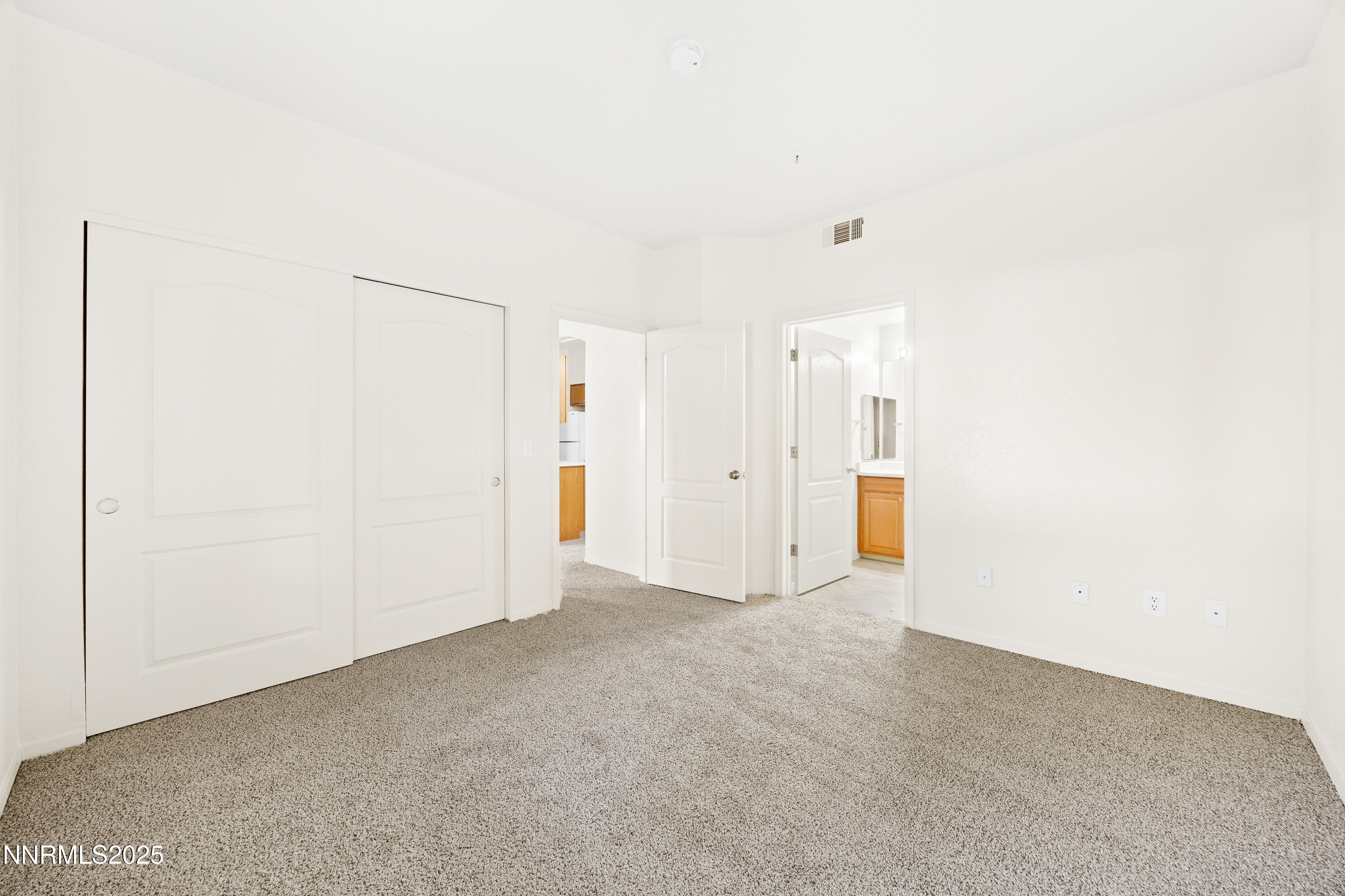 6850 Sharlands Avenue, T1116