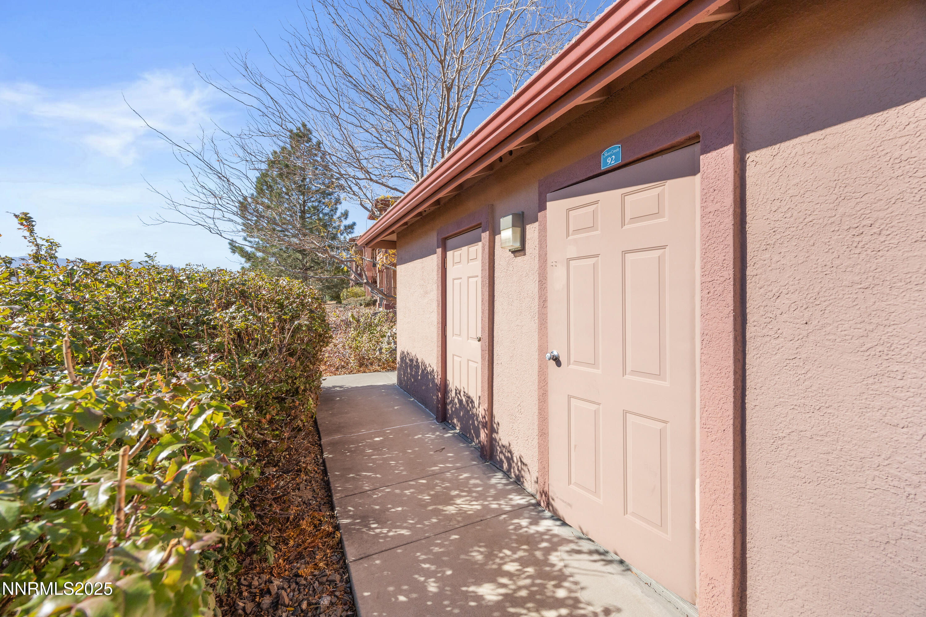 6850 Sharlands Avenue, T1116