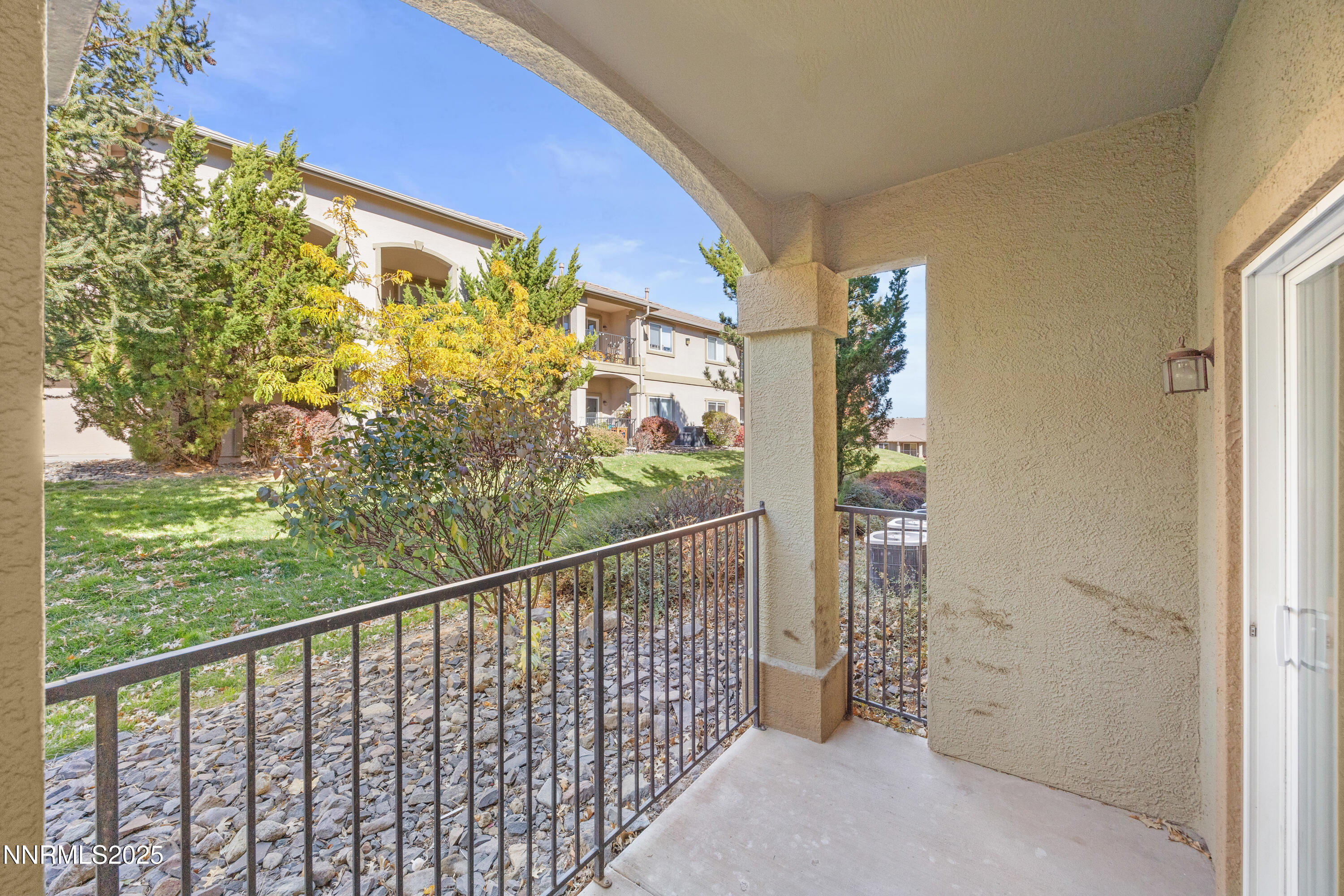 6850 Sharlands Avenue, T1116