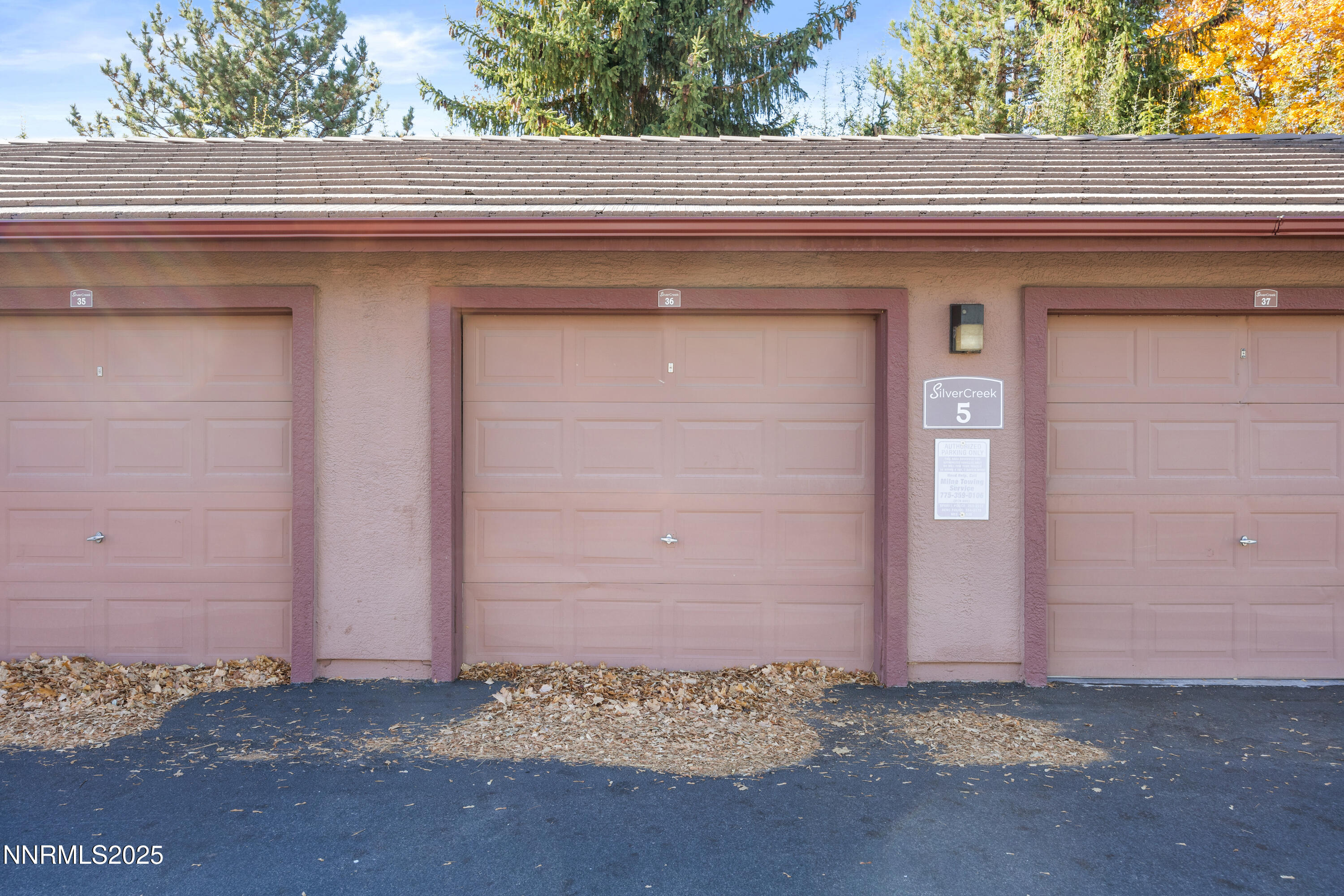 6850 Sharlands Avenue, E1019