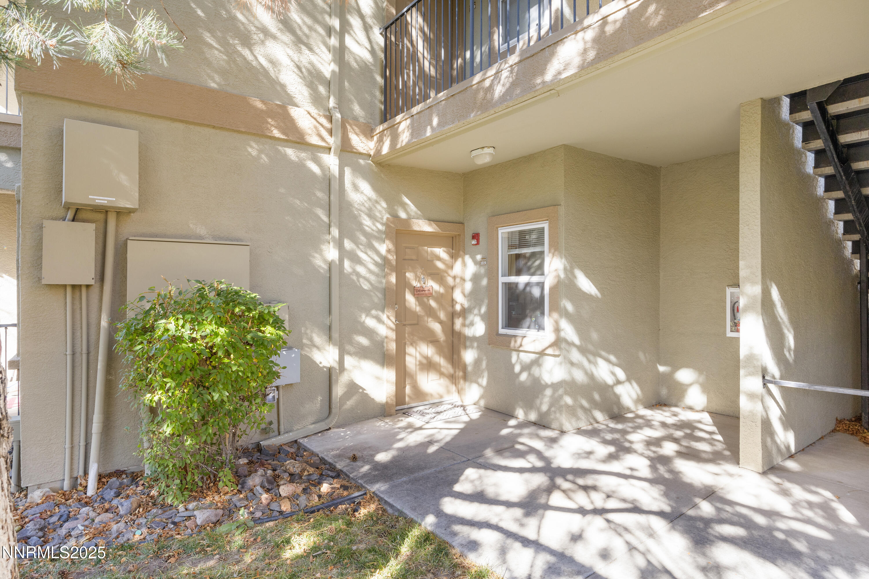 6850 Sharlands Avenue, E1019