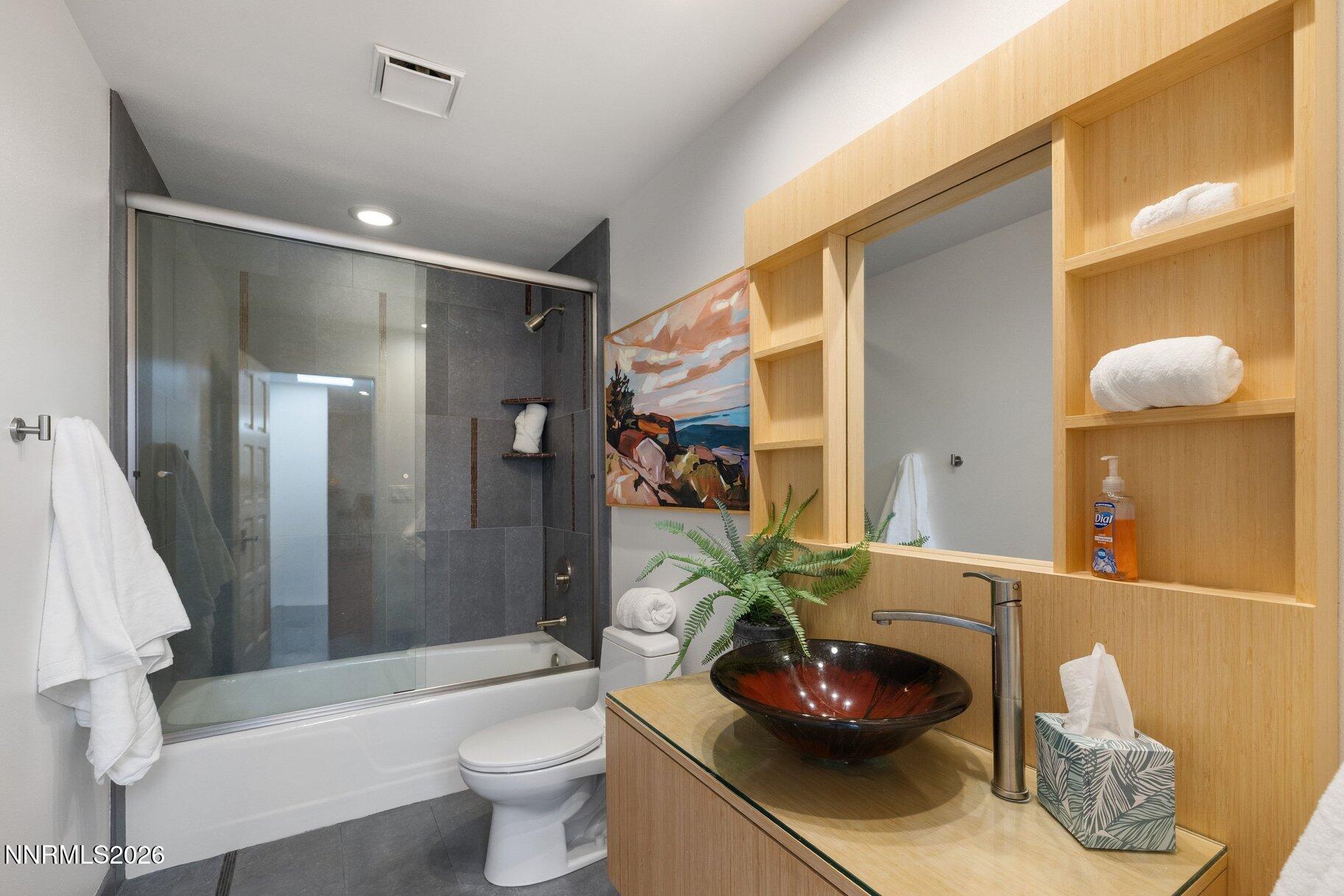 4881 Lakeridge Terrace