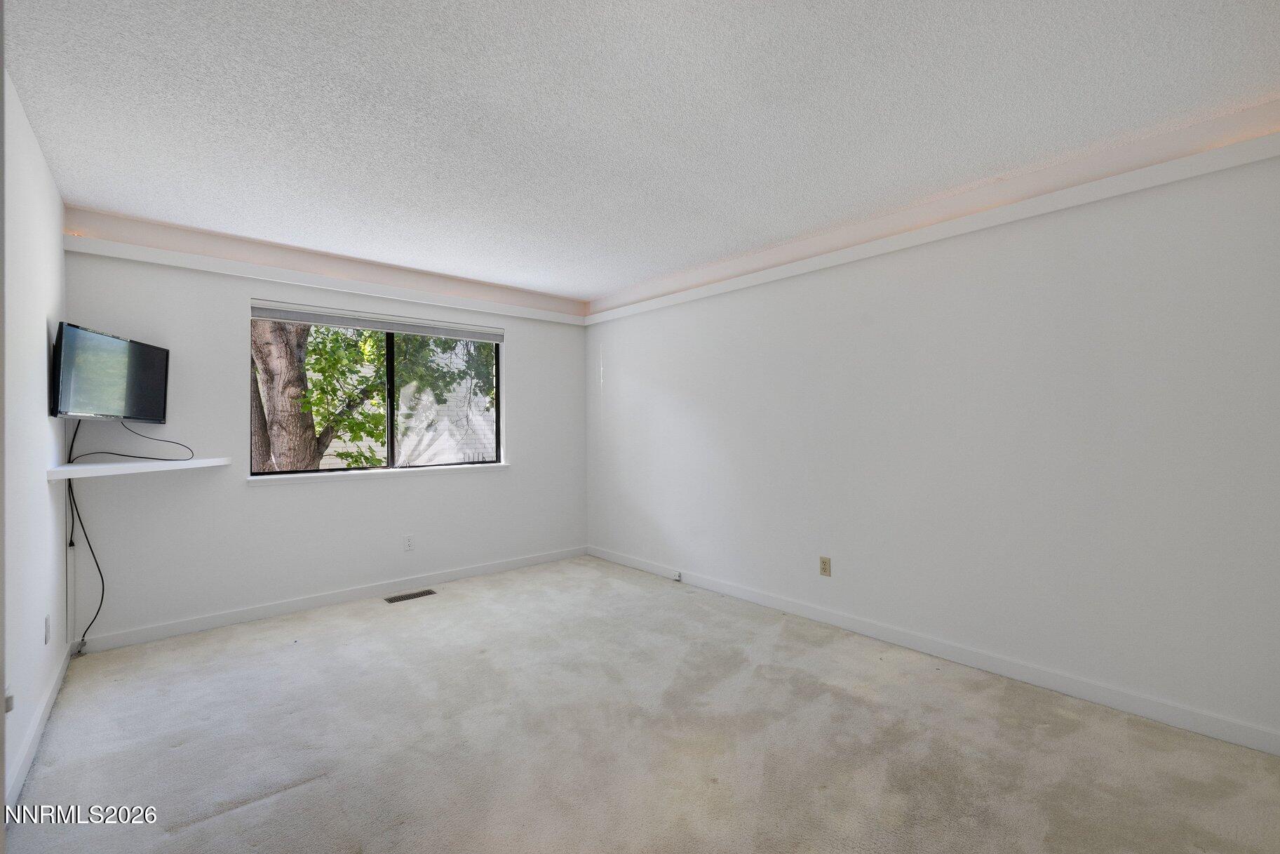 4881 Lakeridge Terrace