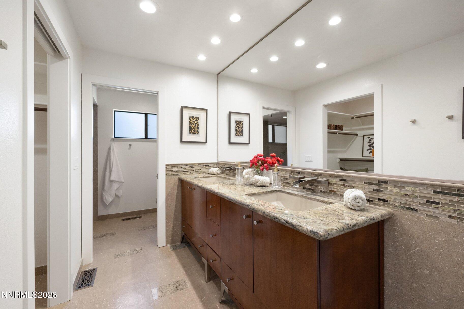 4881 Lakeridge Terrace