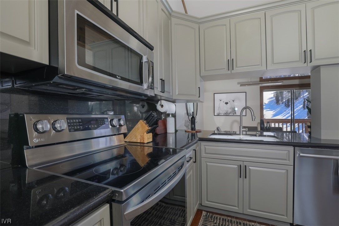 400 Fairview Boulevard 99