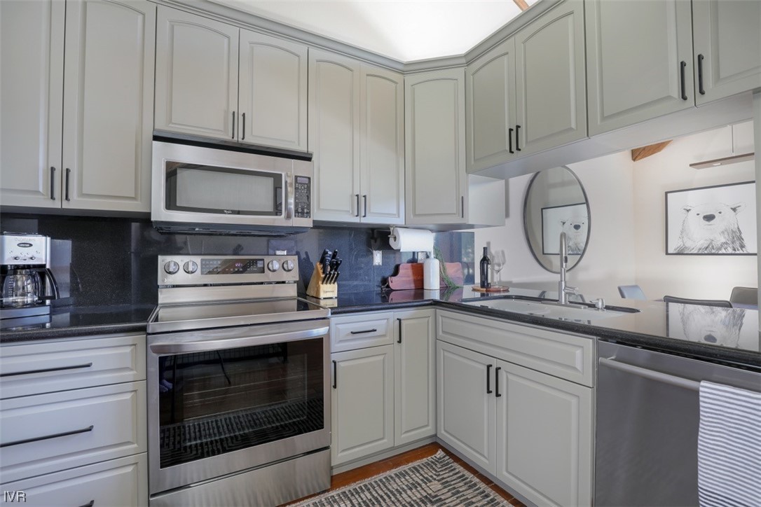 400 Fairview Boulevard 99