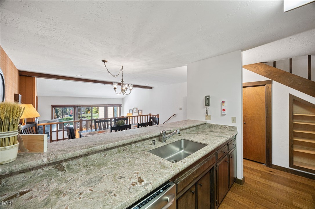 954 Fairway Boulevard 8