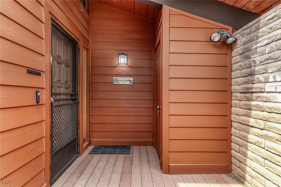 725 Fairview Boulevard 11