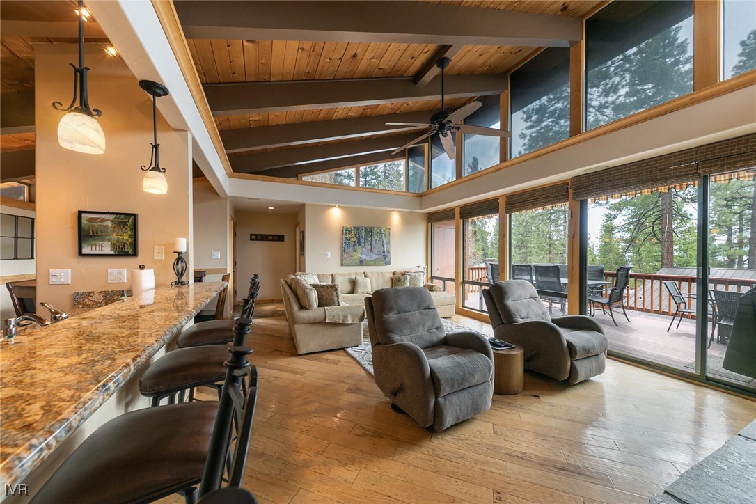 725 Fairview Boulevard 11