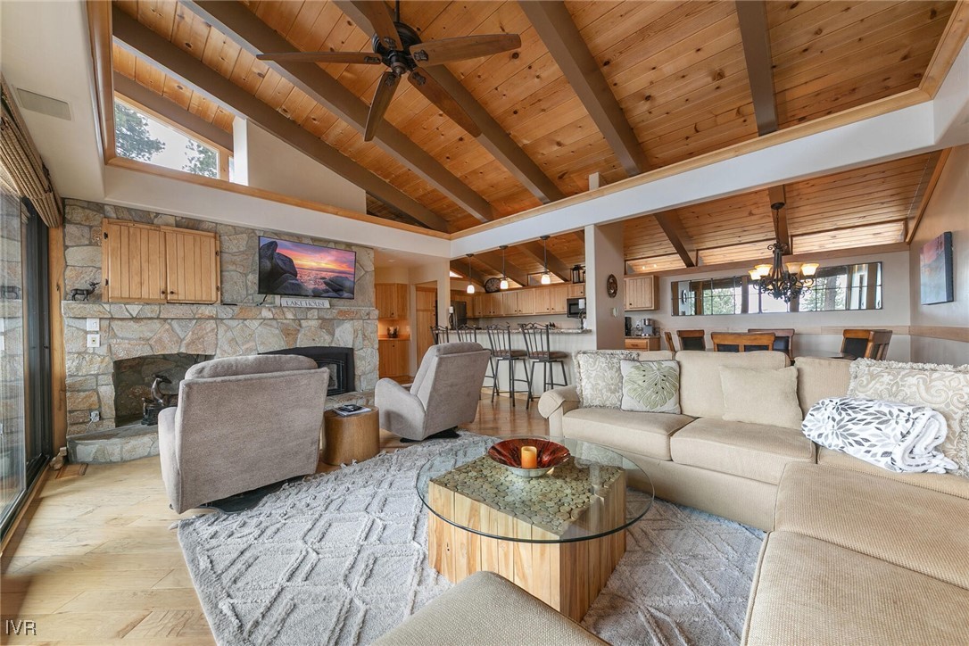 725 Fairview Boulevard 11