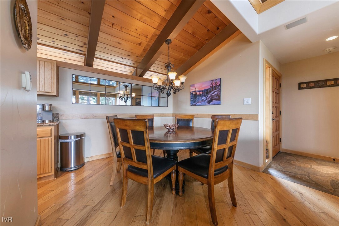 725 Fairview Boulevard 11