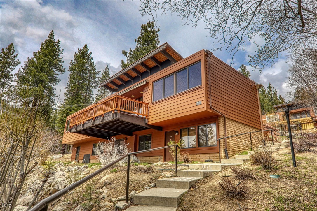 725 Fairview Boulevard 11