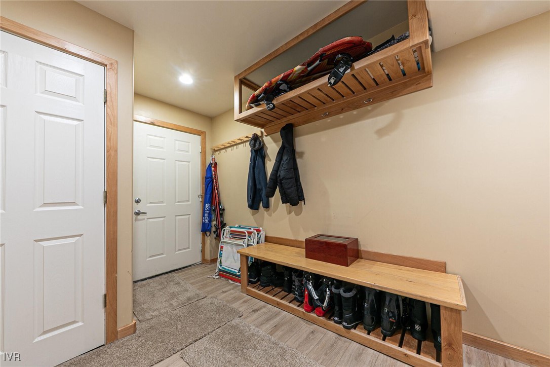 725 Fairview Boulevard 11