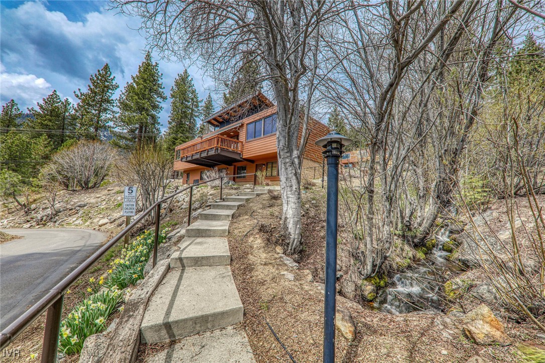 725 Fairview Boulevard 11