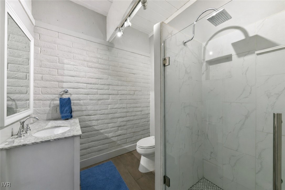 120 Country Club Drive 3