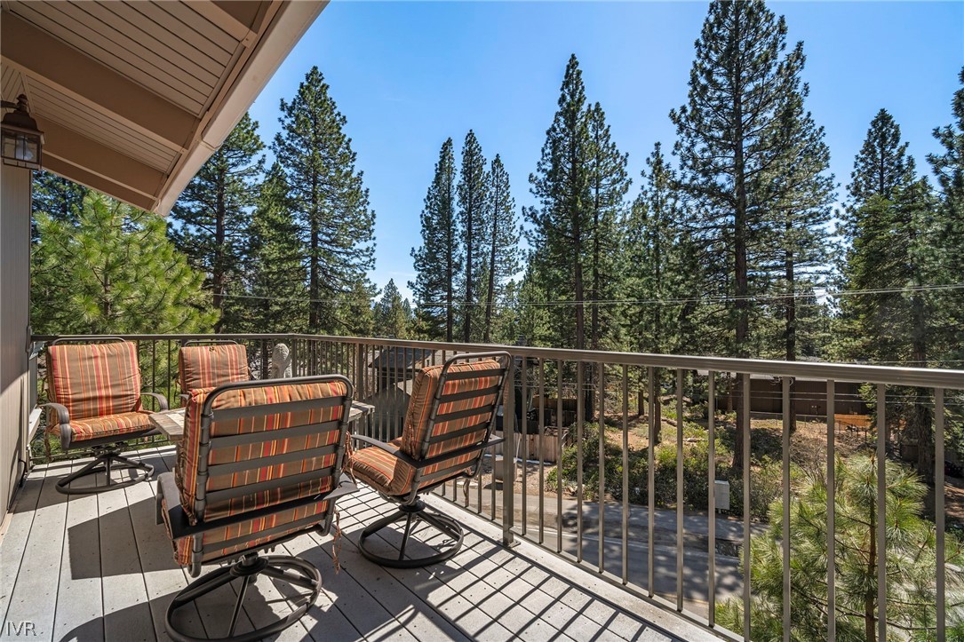 820 Oriole Way 64