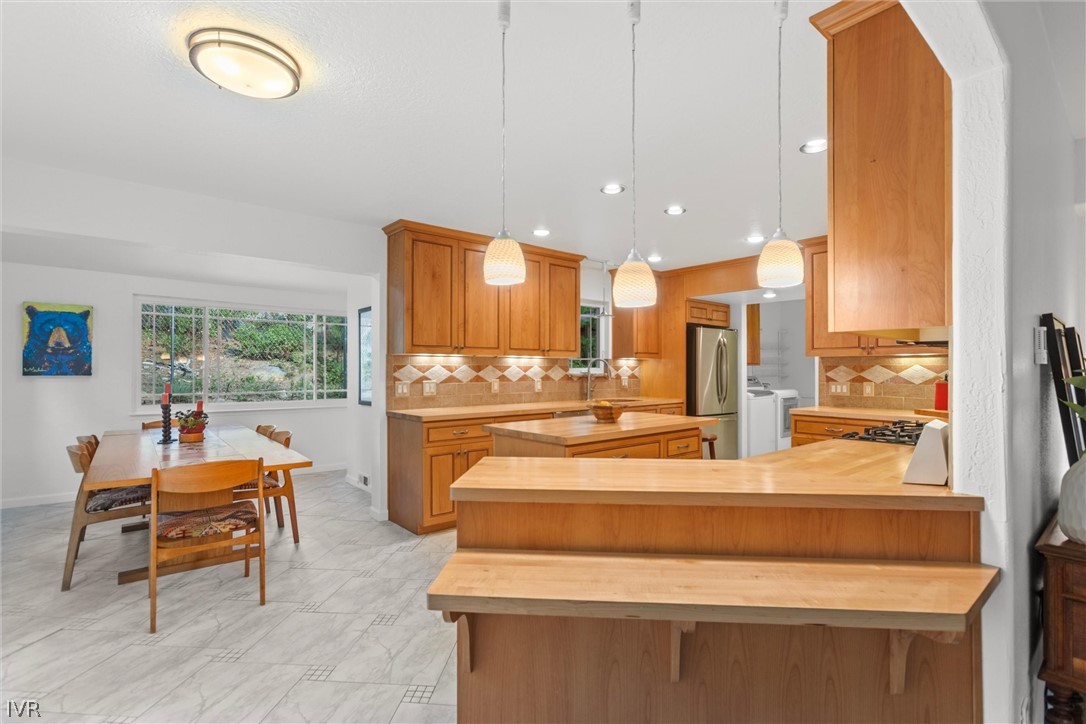 433 Winding Way