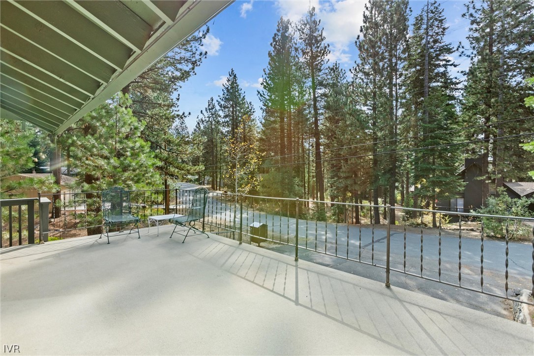 433 Winding Way