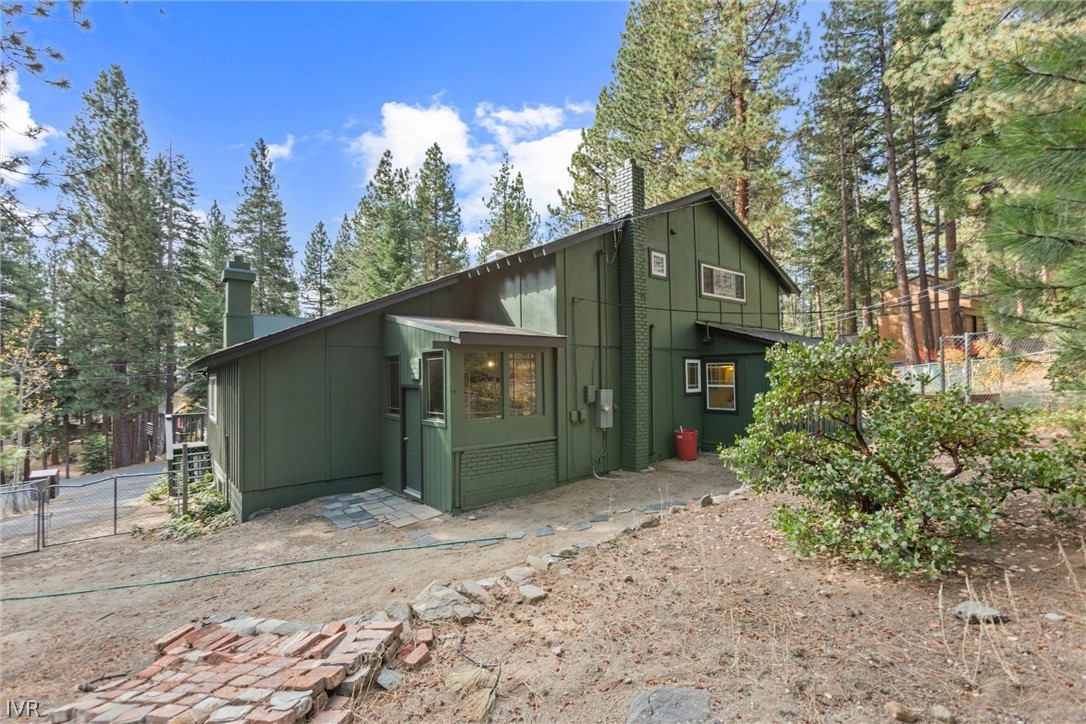 433 Winding Way