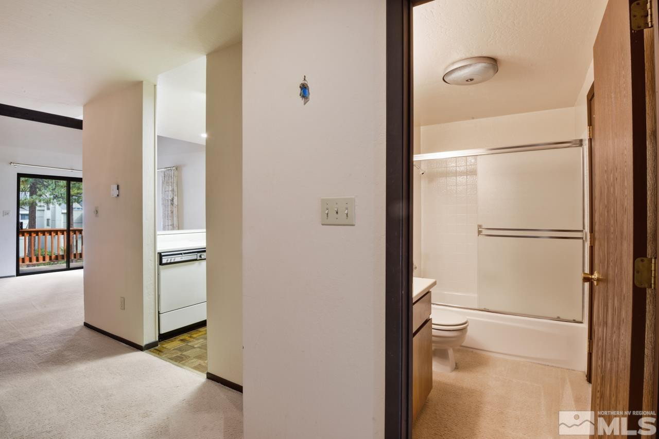 807 Alder Avenue, 38