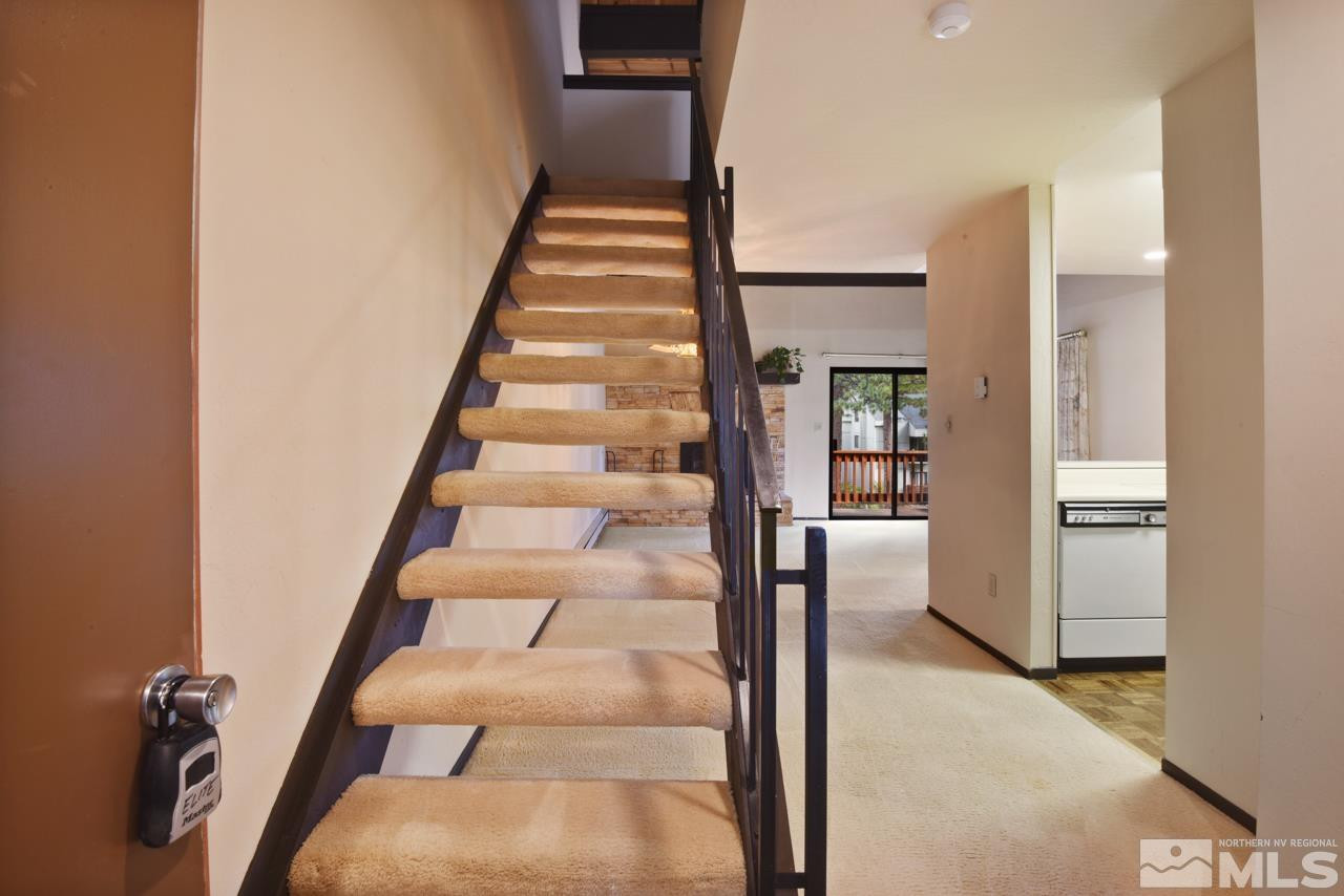 807 Alder Avenue, 38