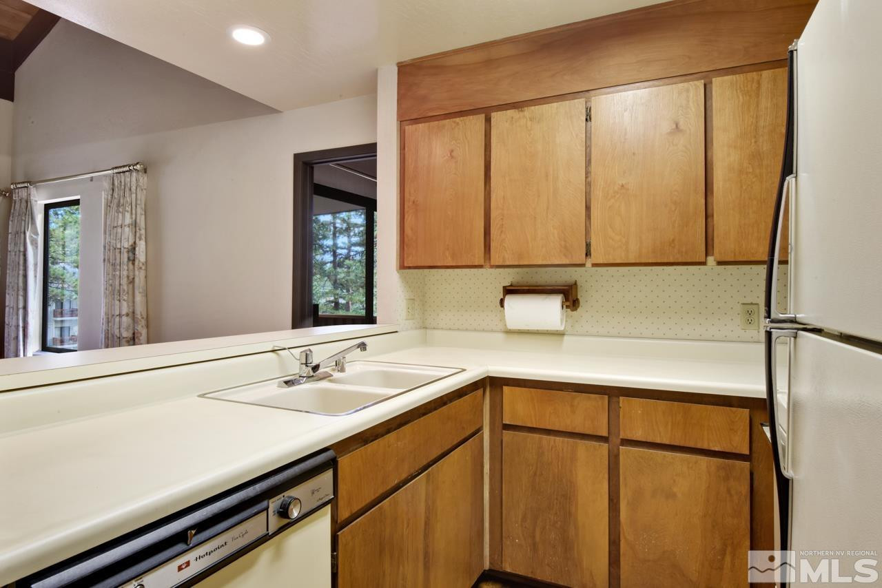 807 Alder Avenue, 38